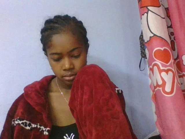 Phaniah1a live cam on BongaCams