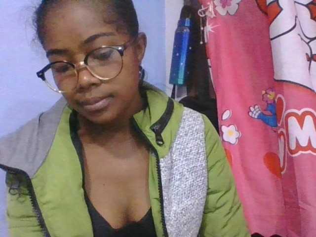 Phaniah1a live cam on BongaCams