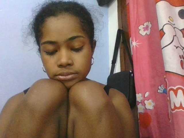 Phaniah1a live cam on BongaCams