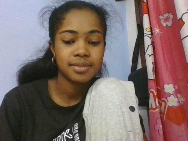 Phaniah1a live cam on BongaCams