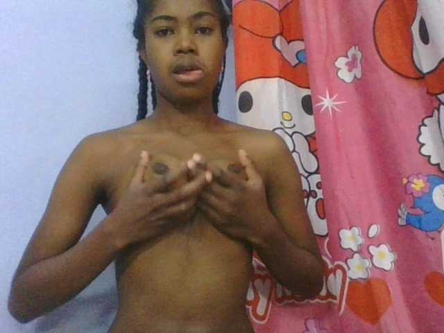 Phaniah1a live cam on BongaCams