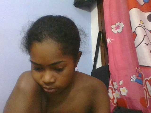 Phaniah1a live cam on BongaCams