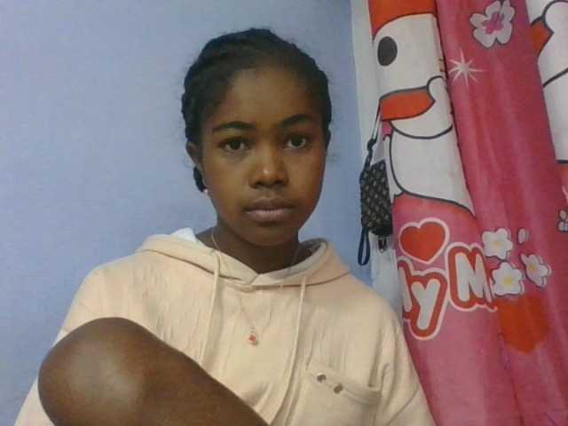 Phaniah1a live cam on BongaCams