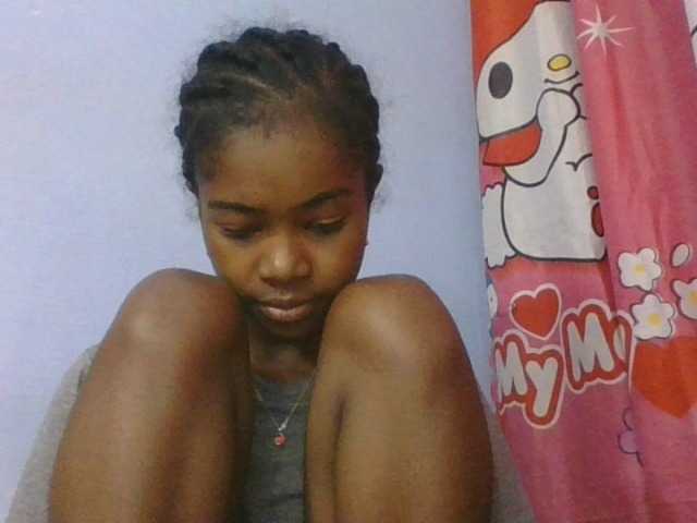 Phaniah1a live cam on BongaCams