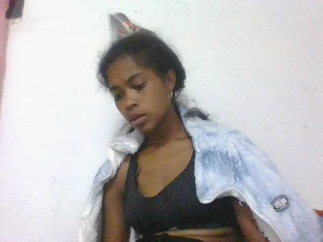 Phaniah1a live cam on BongaCams