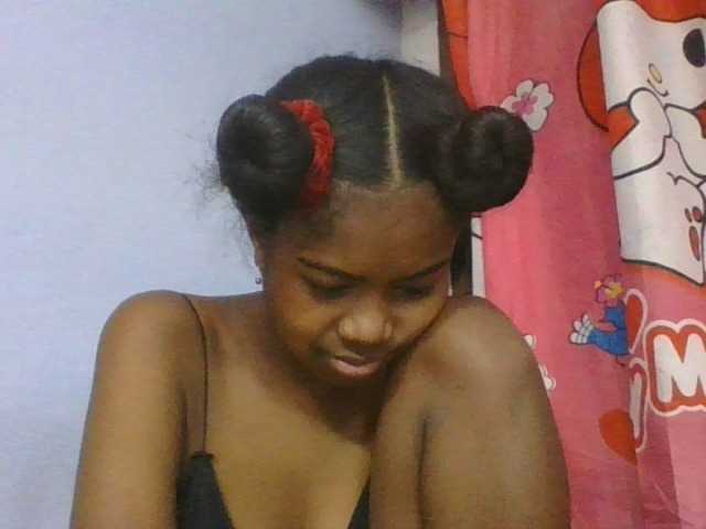Phaniah1a live cam on BongaCams