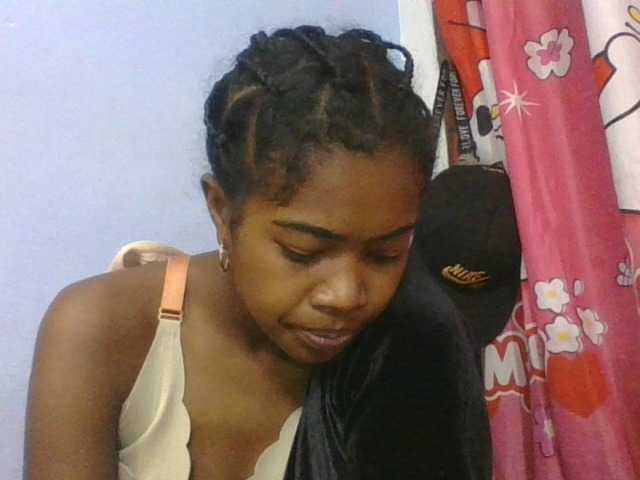 Phaniah1a live cam on BongaCams