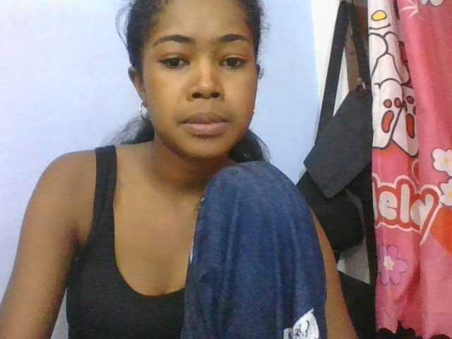 Phaniah1a live cam on BongaCams