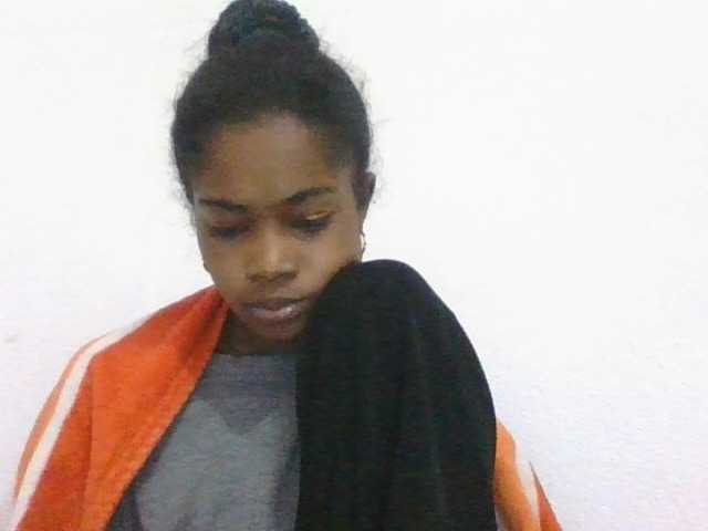 Phaniah1a live cam on BongaCams