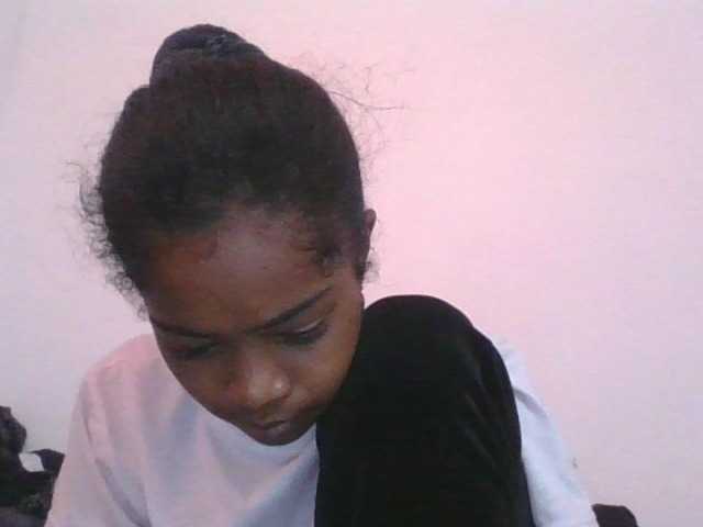 Phaniah1a live cam on BongaCams