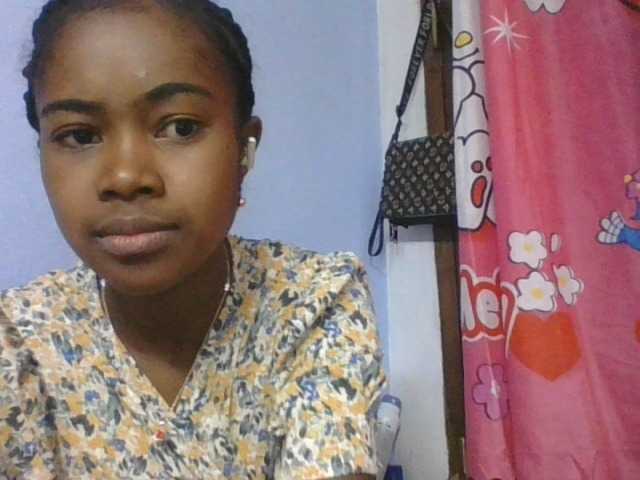 Phaniah1a live cam on BongaCams