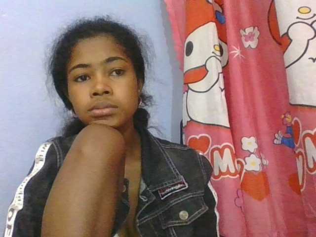 Phaniah1a live cam on BongaCams