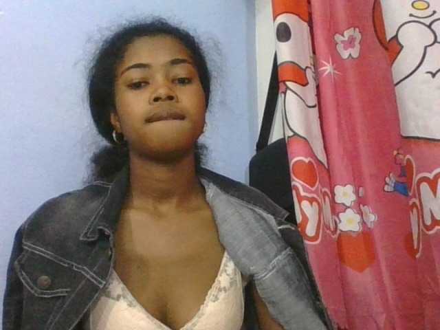 Phaniah1a live cam on BongaCams