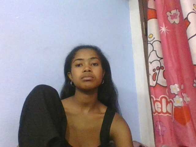 Phaniah1a live cam on BongaCams