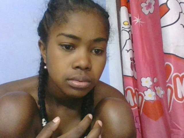 Phaniah1a live cam on BongaCams