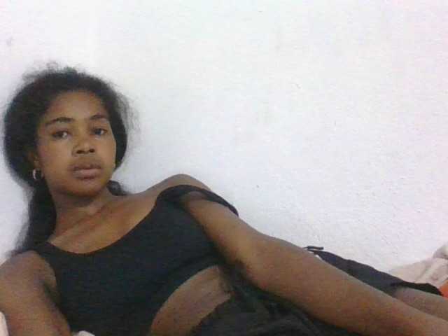 Phaniah1a live cam on BongaCams