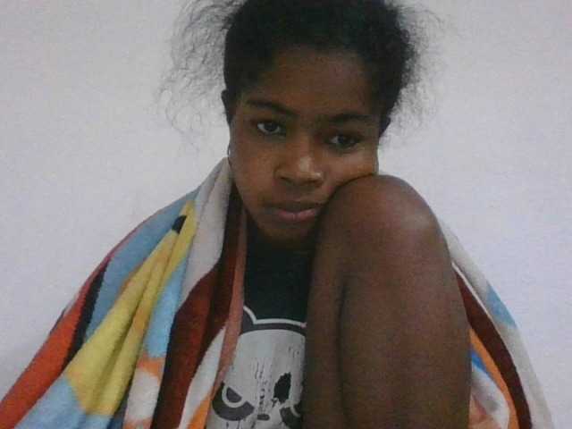 Phaniah1a live cam on BongaCams