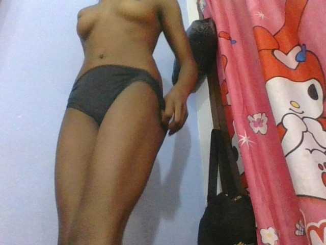 Phaniah1a live cam on BongaCams