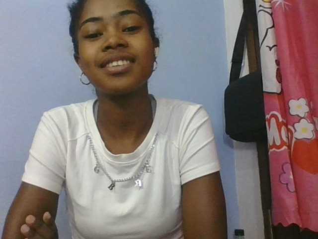 Phaniah1a live cam on BongaCams