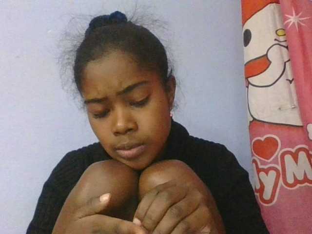 Phaniah1a live cam on BongaCams