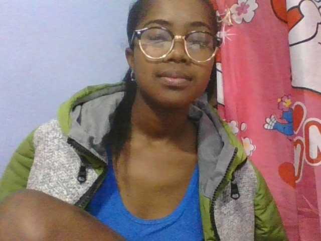 Phaniah1a live cam on BongaCams