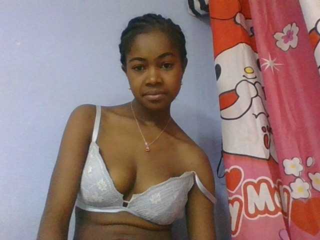 Phaniah1a live cam on BongaCams