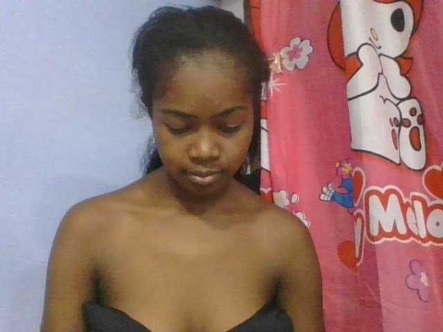 Phaniah1a live cam on BongaCams