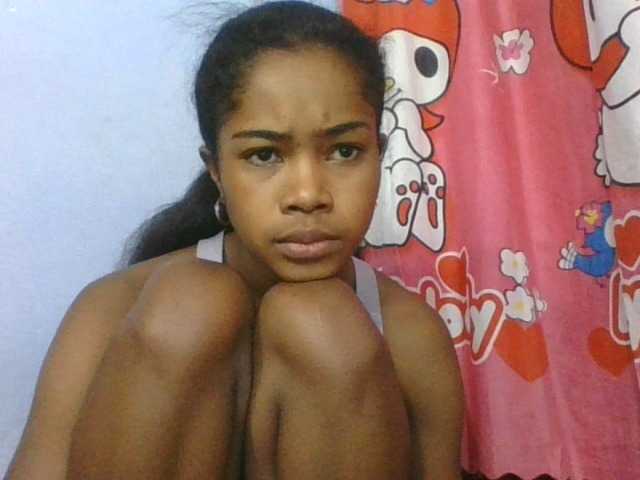 Phaniah1a live cam on BongaCams