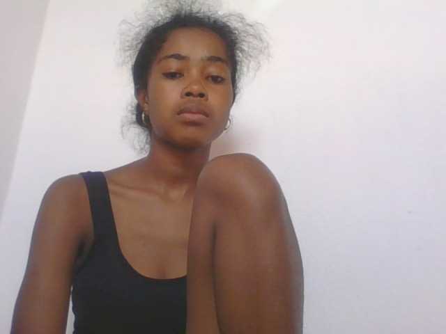 Phaniah1a live cam on BongaCams