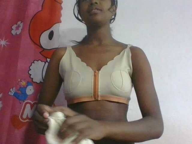Phaniah1a live cam on BongaCams