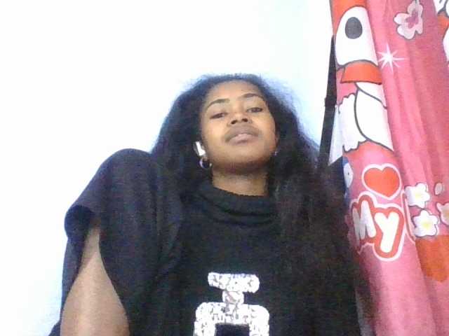 Phaniah1a live cam on BongaCams