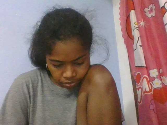 Phaniah1a live cam on BongaCams