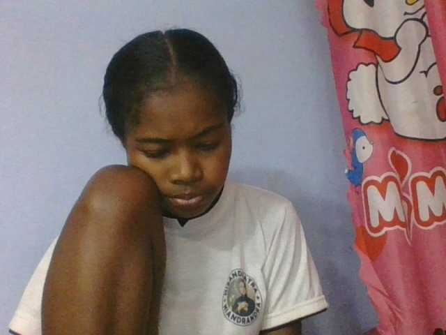 Phaniah1a live cam on BongaCams