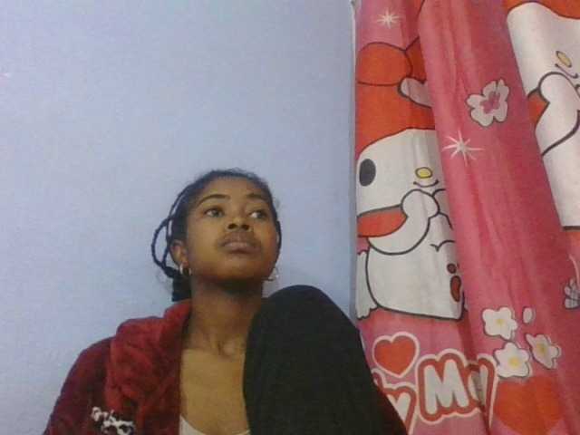 Phaniah1a live cam on BongaCams