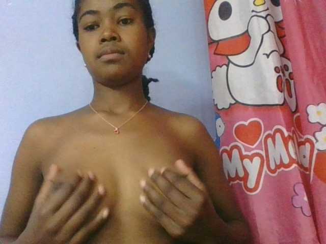 Phaniah1a live cam on BongaCams