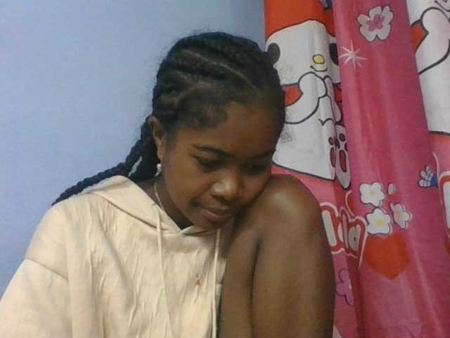 Phaniah1a live cam on BongaCams