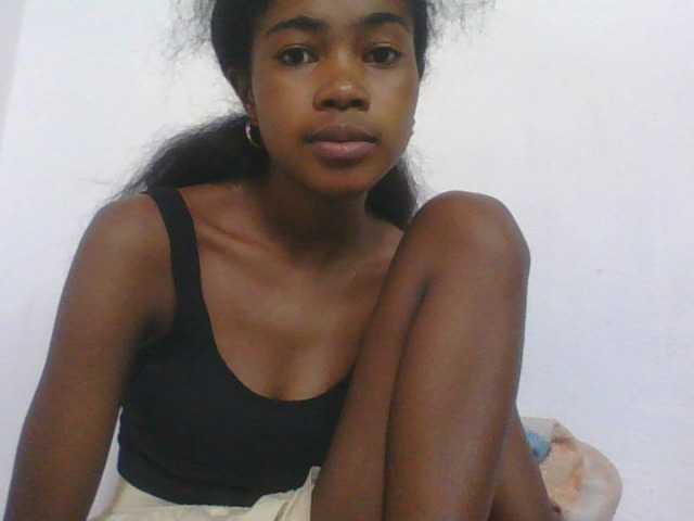 Phaniah1a live cam on BongaCams