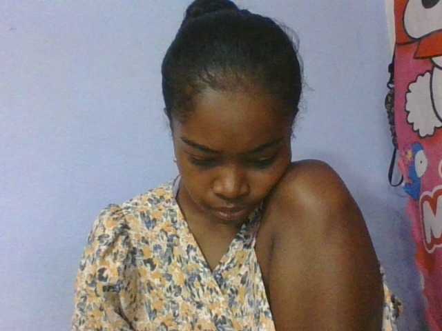 Phaniah1a live cam on BongaCams