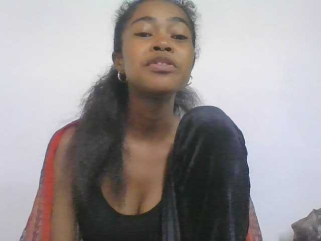 Phaniah1a live cam on BongaCams