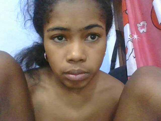 Phaniah1a live cam on BongaCams