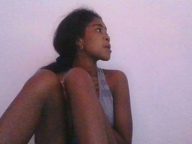 Phaniah1a live cam on BongaCams