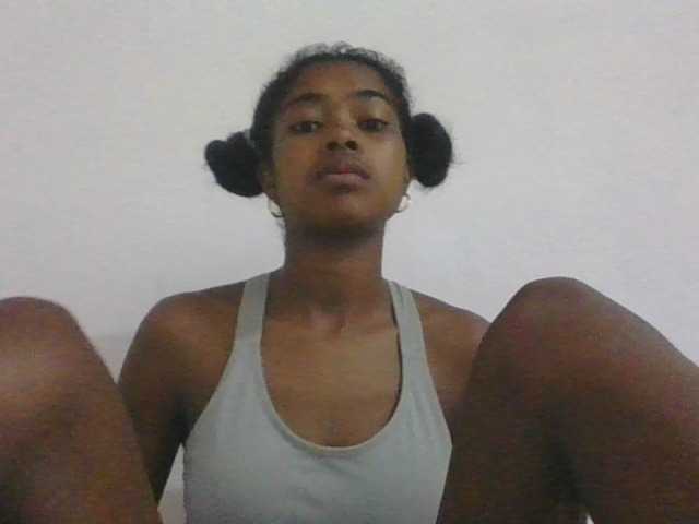 Phaniah1a live cam on BongaCams