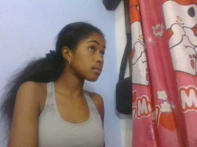 Phaniah1a live cam on BongaCams