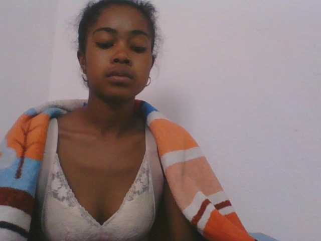 Phaniah1a live cam on BongaCams