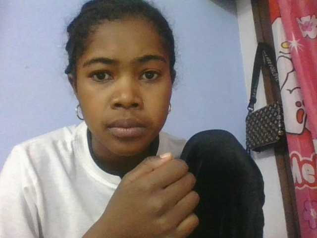 Phaniah1a live cam on BongaCams