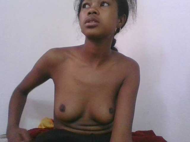 Phaniah1a live cam on BongaCams