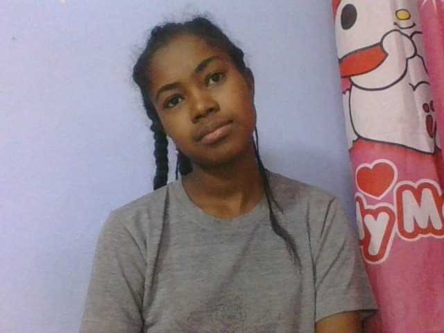 Phaniah1a live cam on BongaCams