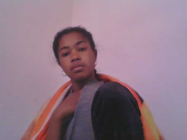 Phaniah1a live cam on BongaCams