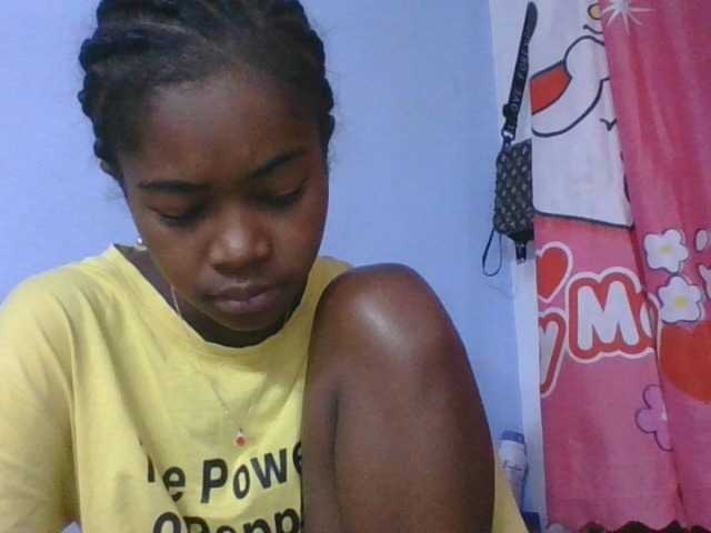 Phaniah1a live cam on BongaCams