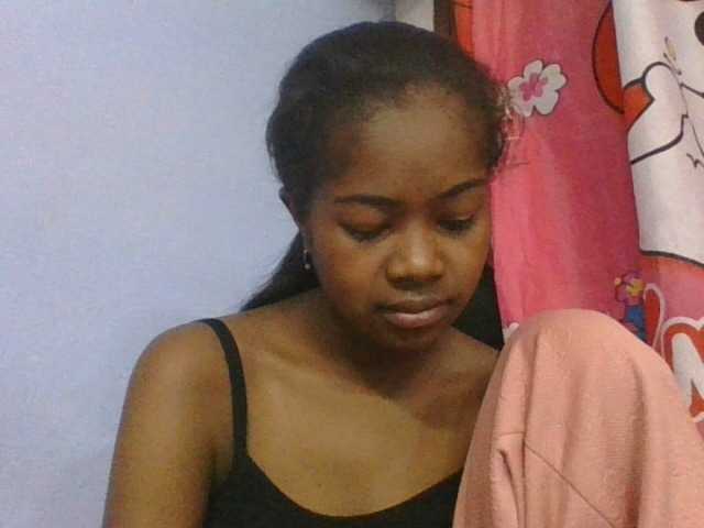 Phaniah1a live cam on BongaCams